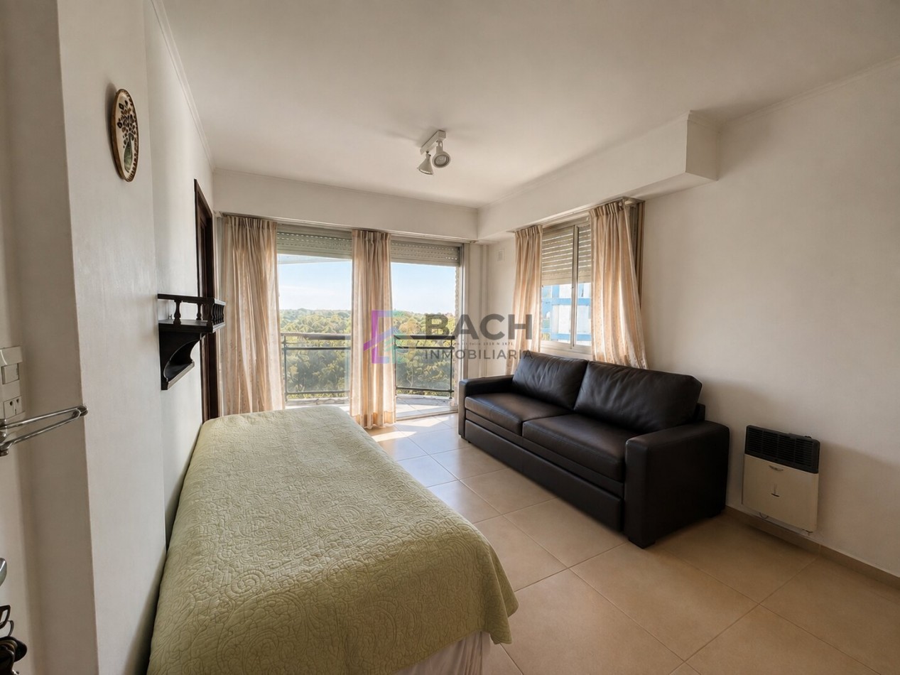 Departamento 2 ambientes a la venta en Pinamar Centro, edificio Austral. Balcon con vista al mar