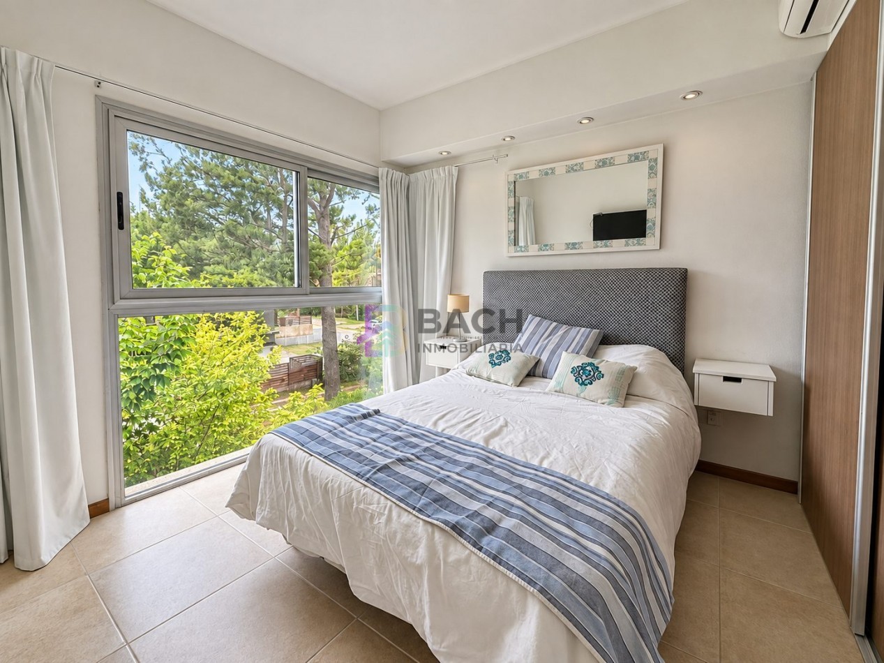 Alquiler de verano Triplex en Pinamar, 5 personas, con pileta, cochera, cerca del centro 