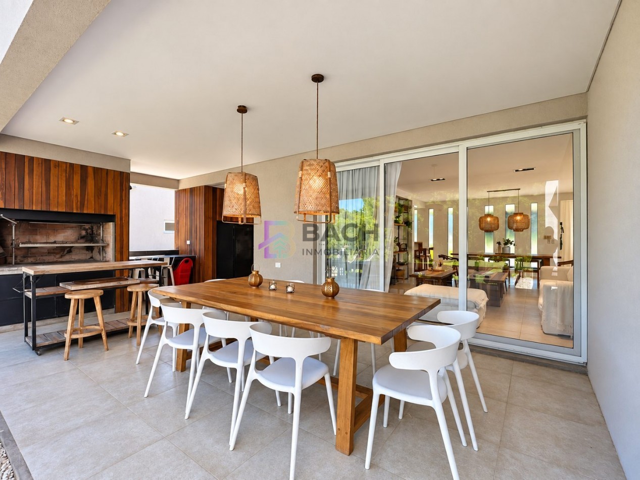 Venta Casa Moderna en Una Planta - Costa Esmeralda Barrio Ecuestre