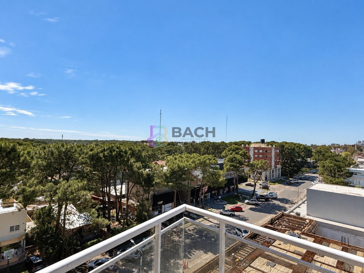 Departamento a la venta en Pinamar con 3 dormitorios, tipo duplex con gas natural y cochera cubierta