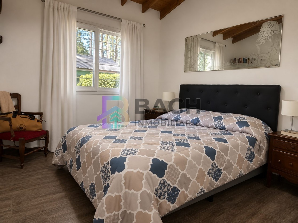 Casa en Venta Pinamar, con un departamento tipo loft, moderna, gas natural, renta