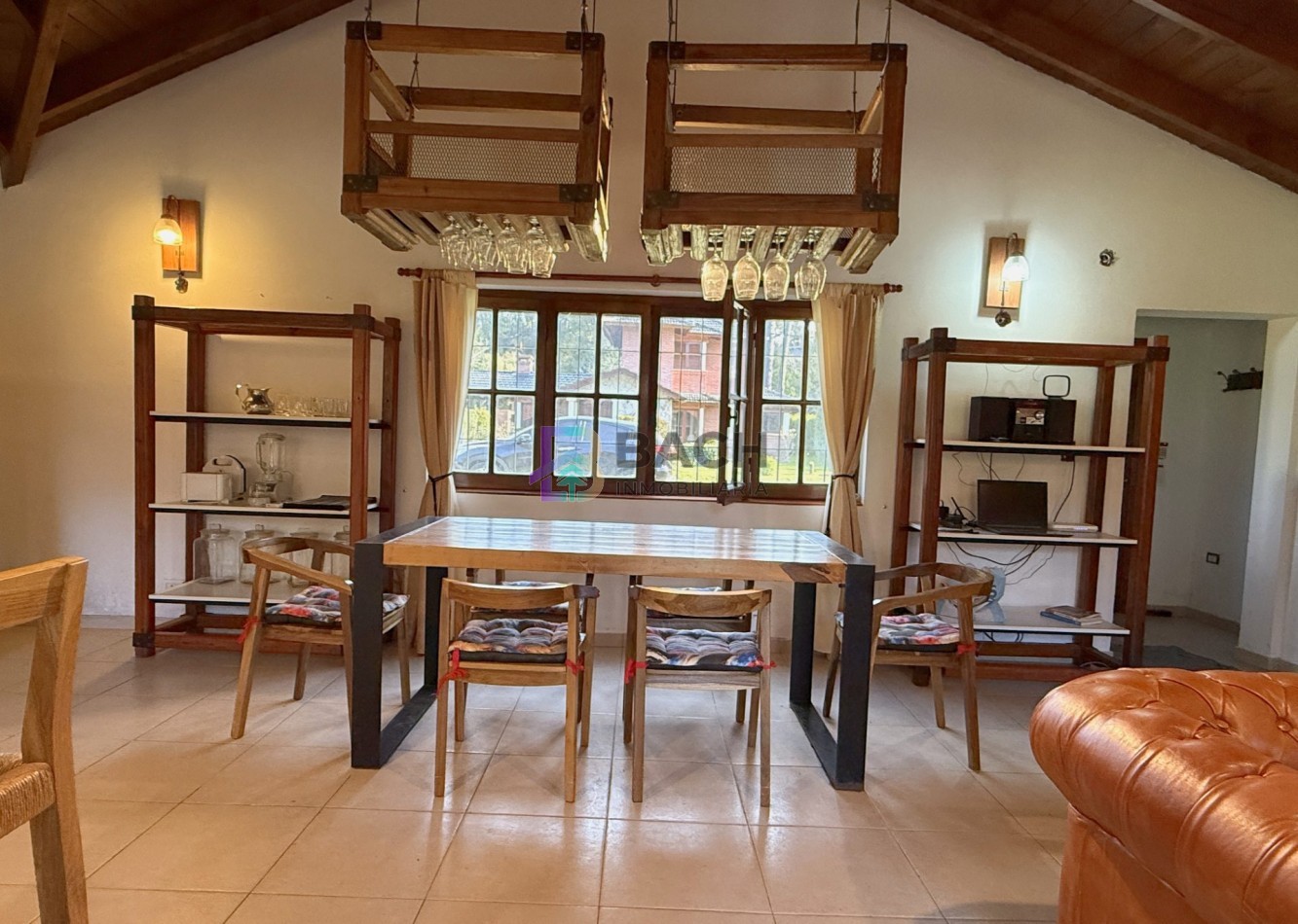 Casa en alquiler de verano en Pinamar, zona centro para 5 personas con Piscina 