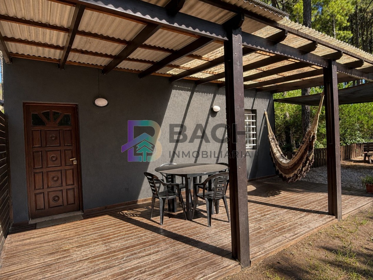 Casa en Venta Pinamar, con un departamento tipo loft, moderna, gas natural, renta