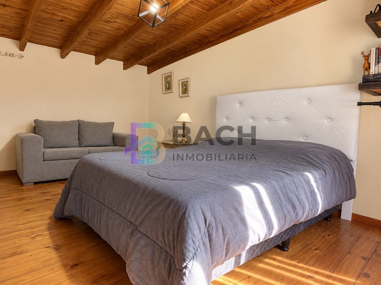 Casa en Venta Pinamar, con un departamento tipo loft, moderna, gas natural, renta