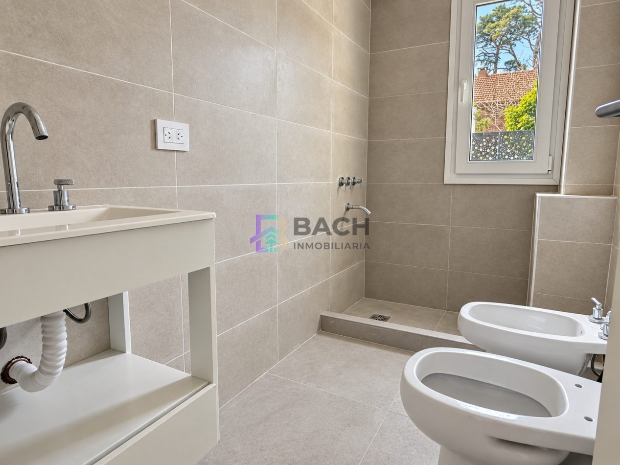Moderno Departamento tipo duplex en venta con patio privado, gas natural, cochera | financiacion y permuta