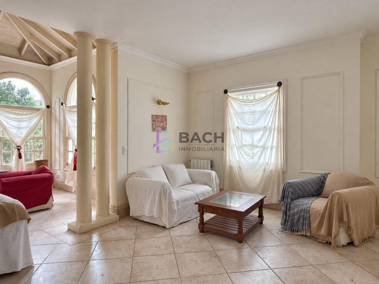 Importante casa a la venta Oportunidad en Pinamar norte, con gas natural a metros de la playa