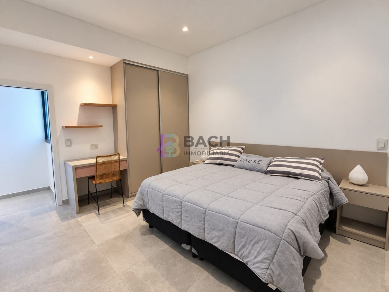 Moderna Casa en venta Costa esmeralda Golf2, con 4 dormitorios, psicina climatizada, hormigon visto