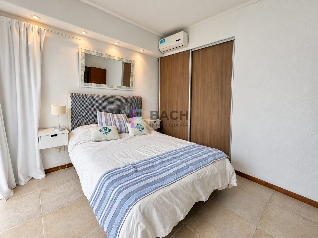 Alquiler de verano Triplex en Pinamar, 5 personas, con pileta, cochera, cerca del centro 