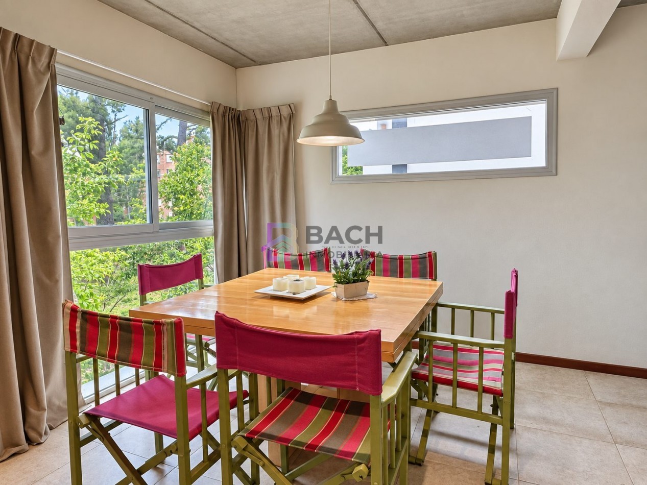 Alquiler de verano Triplex en Pinamar, 5 personas, con pileta, cochera, cerca del centro 