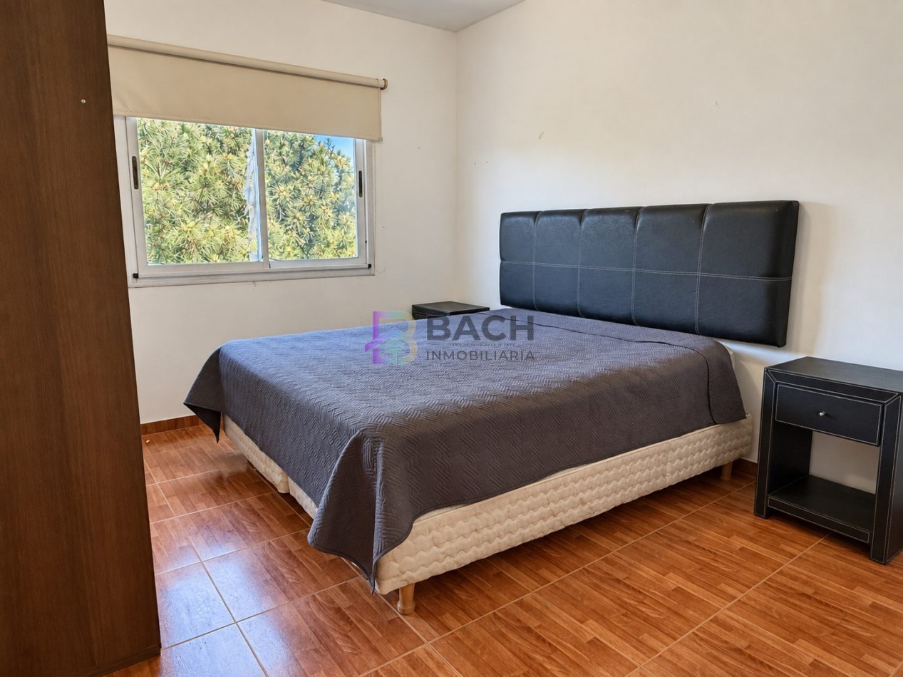 Departamento a la venta en Pinamar con 3 dormitorios, tipo duplex con gas natural y cochera cubierta