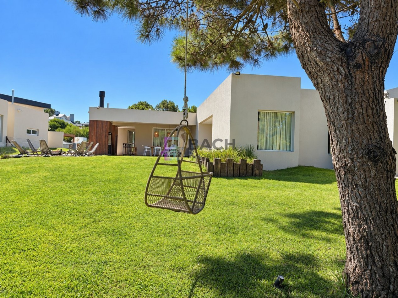 Venta Casa Moderna en Una Planta - Costa Esmeralda Barrio Ecuestre