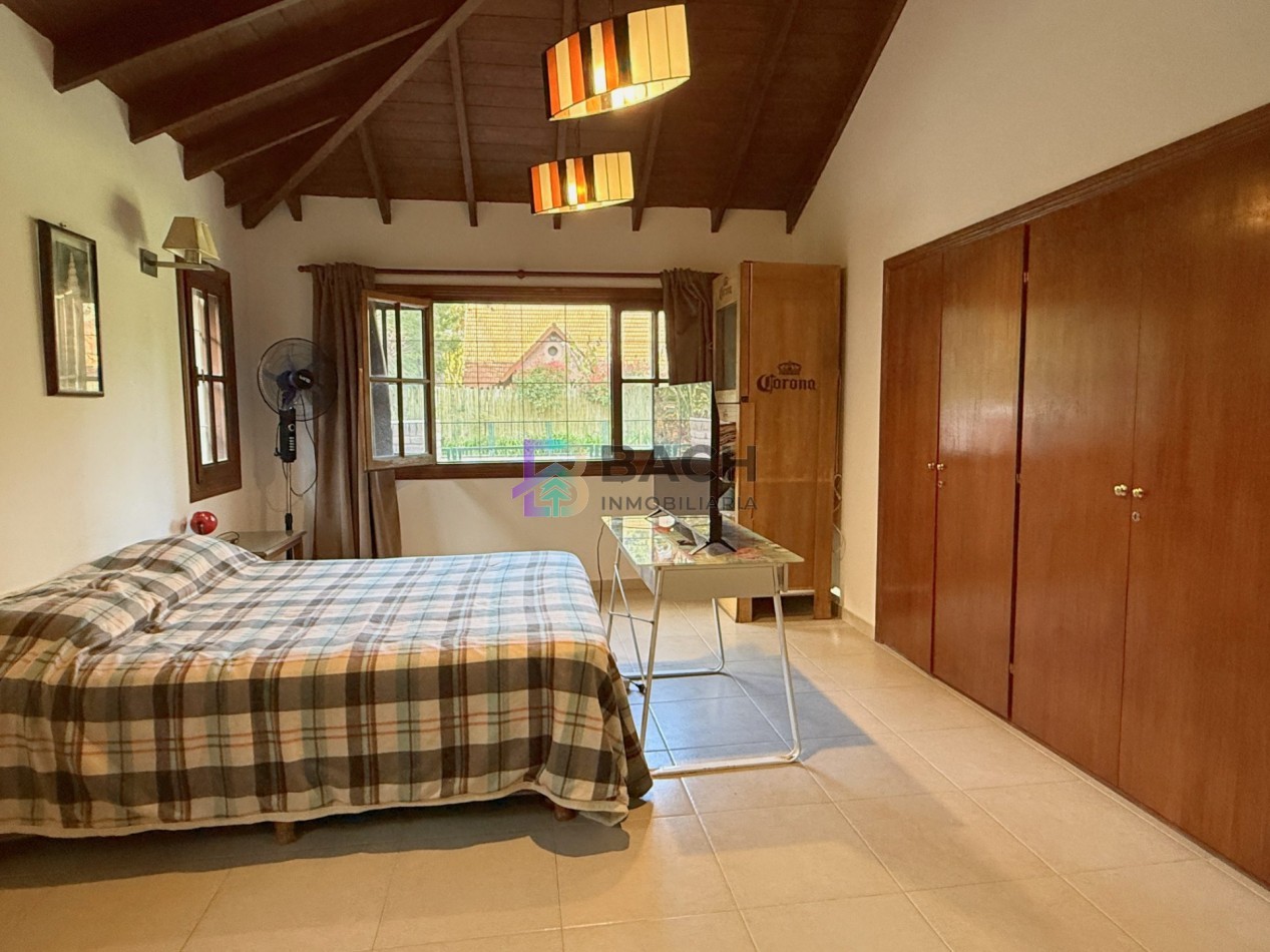 Casa en alquiler de verano en Pinamar, zona centro para 5 personas con Piscina 