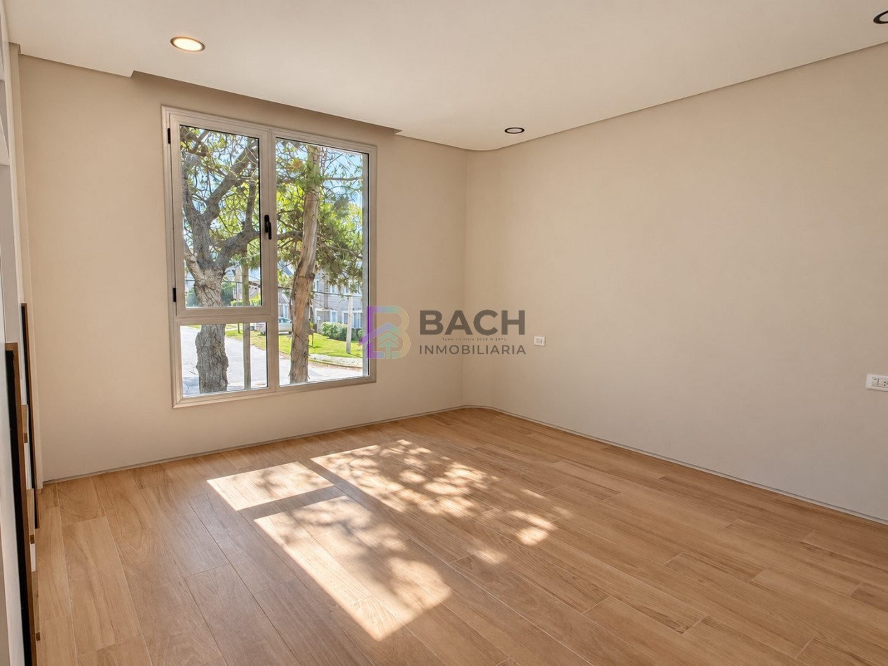 Departamento 3 ambientes a la venta en Pinamar, moderno con gas natural y cochera 
