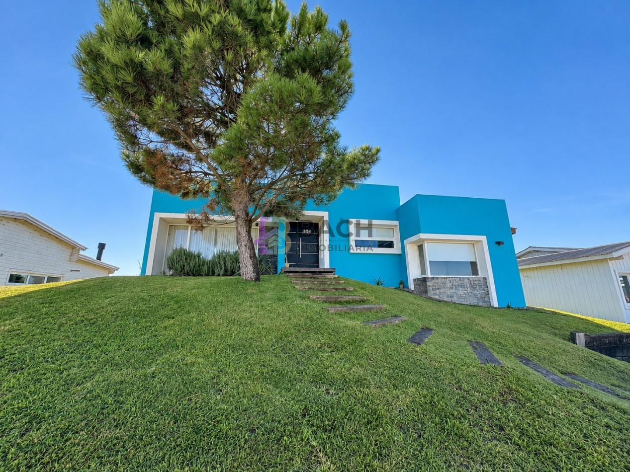 Casa a la venta en Costa esmeralda, muy luminosa con 3 dormitorios y gas natural