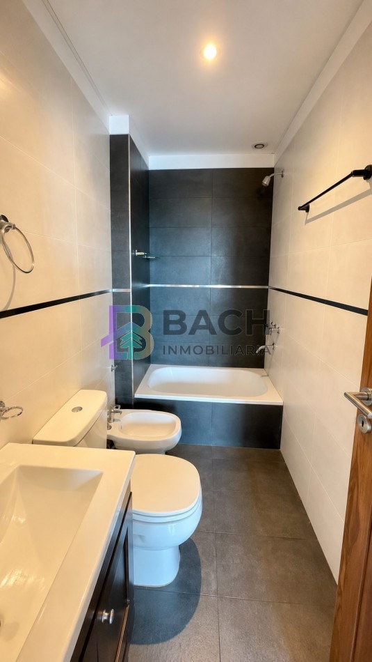 Moderno departamento 3 ambientes a la venta en Pinamar con cochera