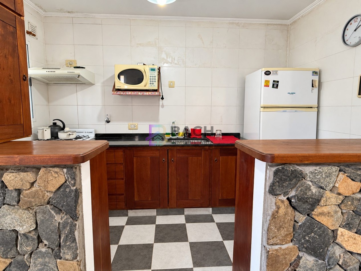 Duplex de 3 dormitorios a la venta en pinamar, con gas natural y patio privado 