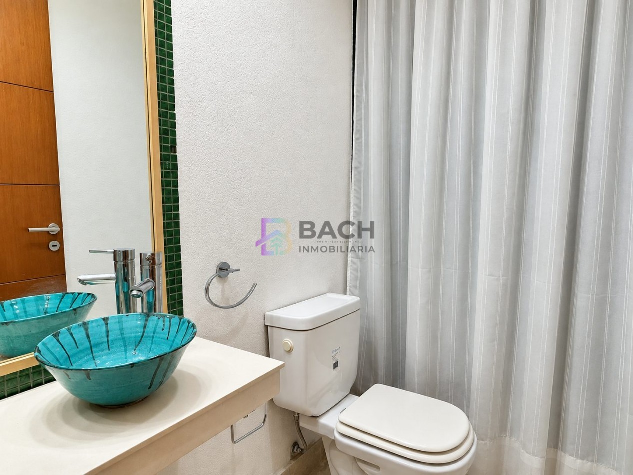 Alquiler de verano Triplex en Pinamar, 5 personas, con pileta, cochera, cerca del centro 