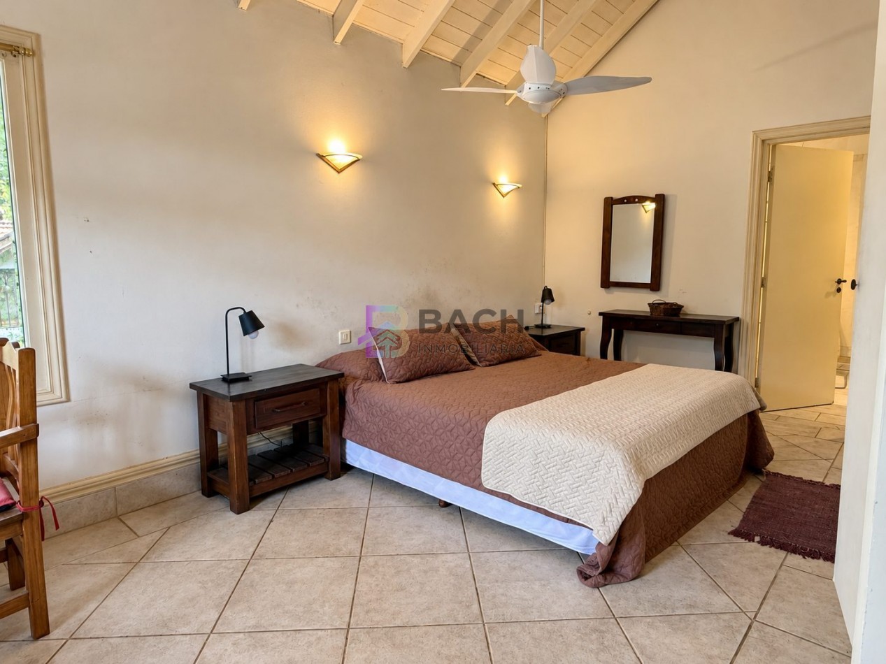 Importante casa a la venta Oportunidad en Pinamar norte, con gas natural a metros de la playa