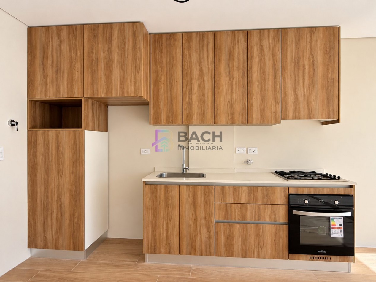 Departamento 3 ambientes a la venta en Pinamar, moderno con gas natural y cochera 