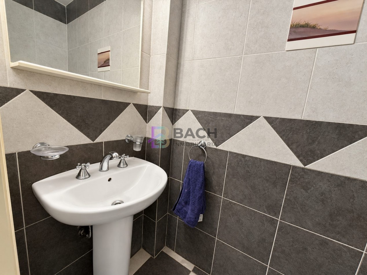 Duplex de 3 dormitorios a la venta en pinamar, con gas natural y patio privado 
