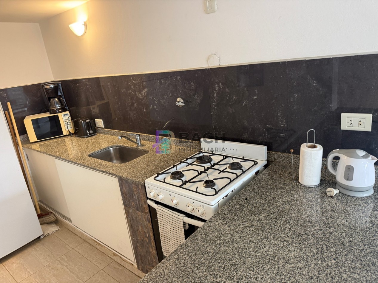 Departamento en alquiler de verano por semana cerca del mar, 2 ambientes con balcon para cuatro personas UF3