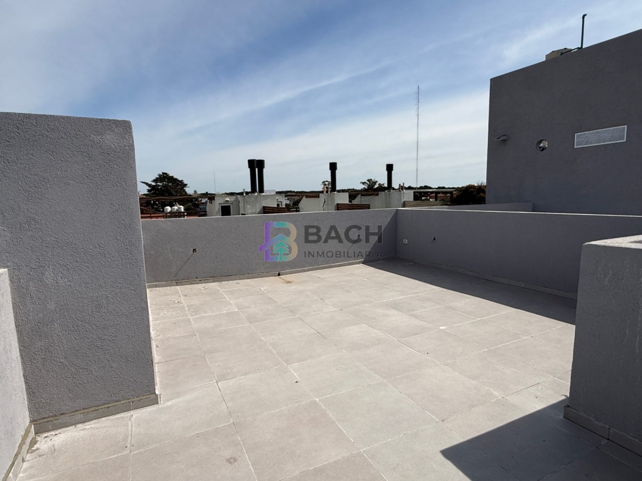 Venta departamento de 2 ambientes en Pinamar, con terraza, gas natural, losa radiante y cochera