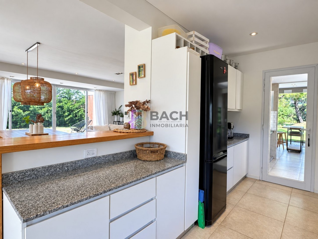 Venta Casa Moderna en Una Planta - Costa Esmeralda Barrio Ecuestre