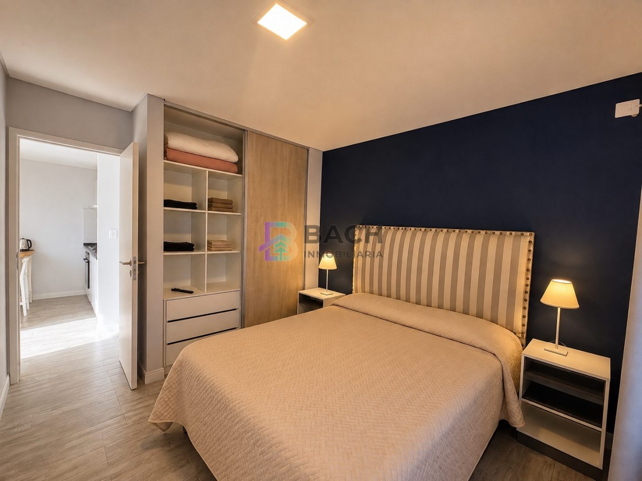 Departamento a la venta a metros del mar, con gran patio privado, permuta