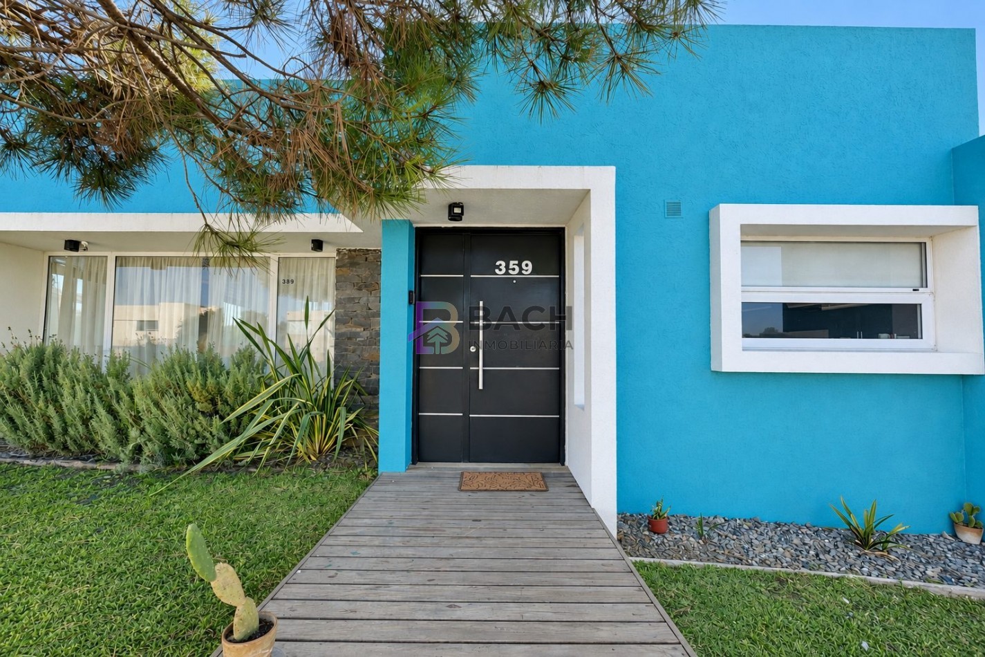 Casa a la venta en Costa esmeralda, muy luminosa con 3 dormitorios y gas natural
