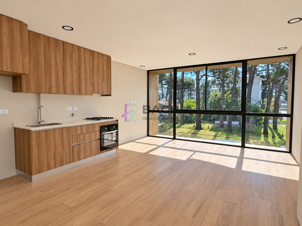 Departamento 3 ambientes a la venta en Pinamar, moderno con gas natural y cochera 