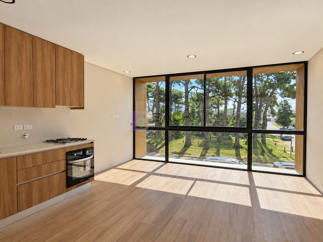 Departamento 3 ambientes a la venta en Pinamar, moderno con gas natural y cochera 