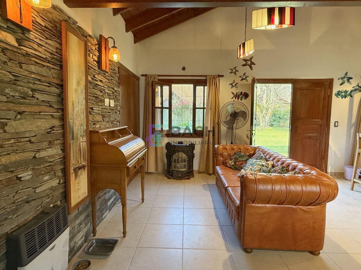 Casa en alquiler de verano en Pinamar, zona centro para 5 personas con Piscina 