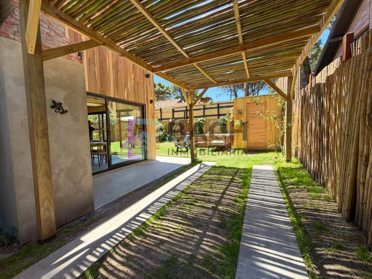 Casa en alquiler semanal para 6 personas en pinamar norte, con pisicina climatizada 