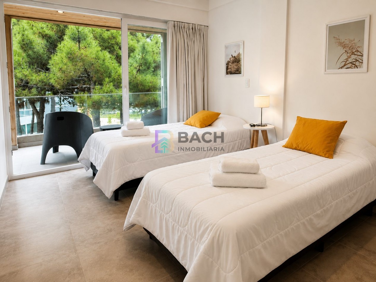 Departamento 3 ambientes en venta con dos cocheras y terraza privada en la frontera Pinamar, Renata norte