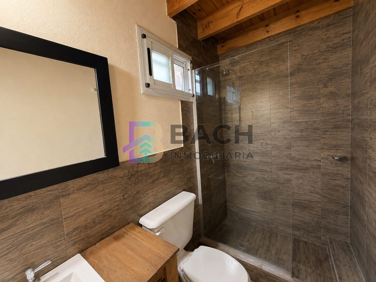 Casa en Venta Pinamar, con un departamento tipo loft, moderna, gas natural, renta