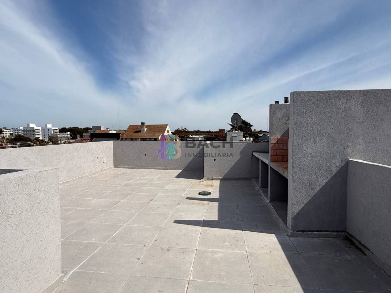 Venta departamento de 2 ambientes en Pinamar, con terraza, gas natural, losa radiante y cochera