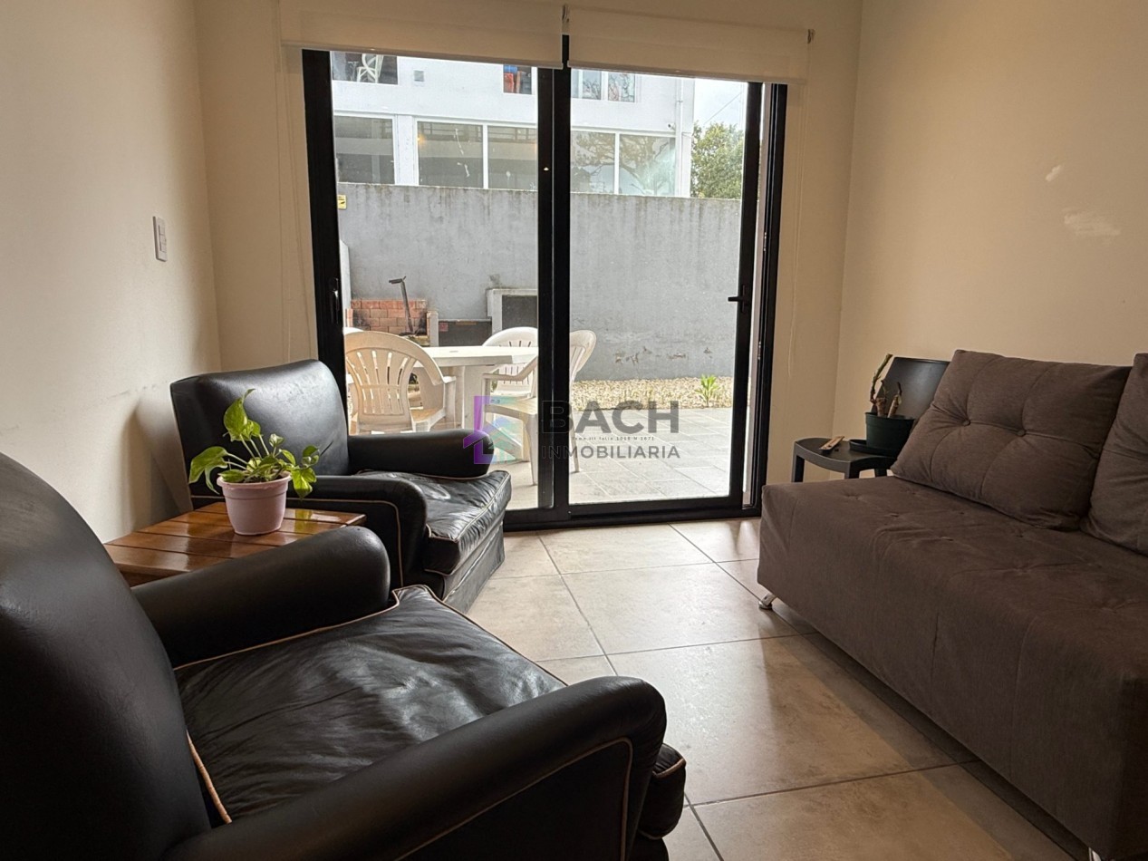 Departamento en Alquiler de verano en Pinamar para 5 personas, con patio con parrilla y cochera cubierta 