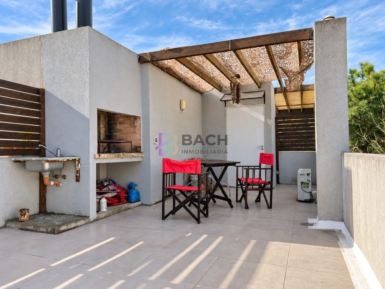 Alquiler de verano Triplex en Pinamar, 5 personas, con pileta, cochera, cerca del centro 