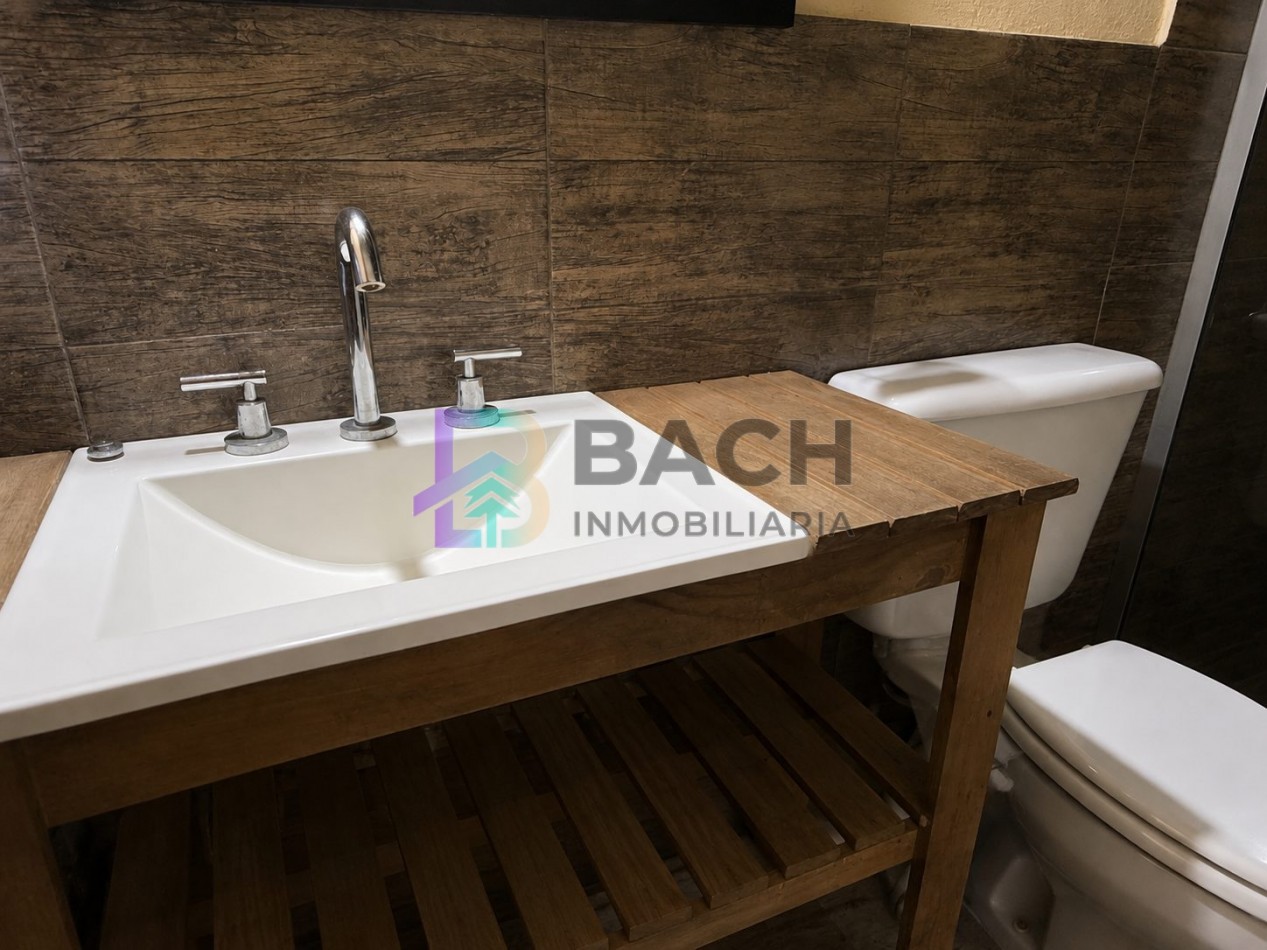 Casa en Venta Pinamar, con un departamento tipo loft, moderna, gas natural, renta