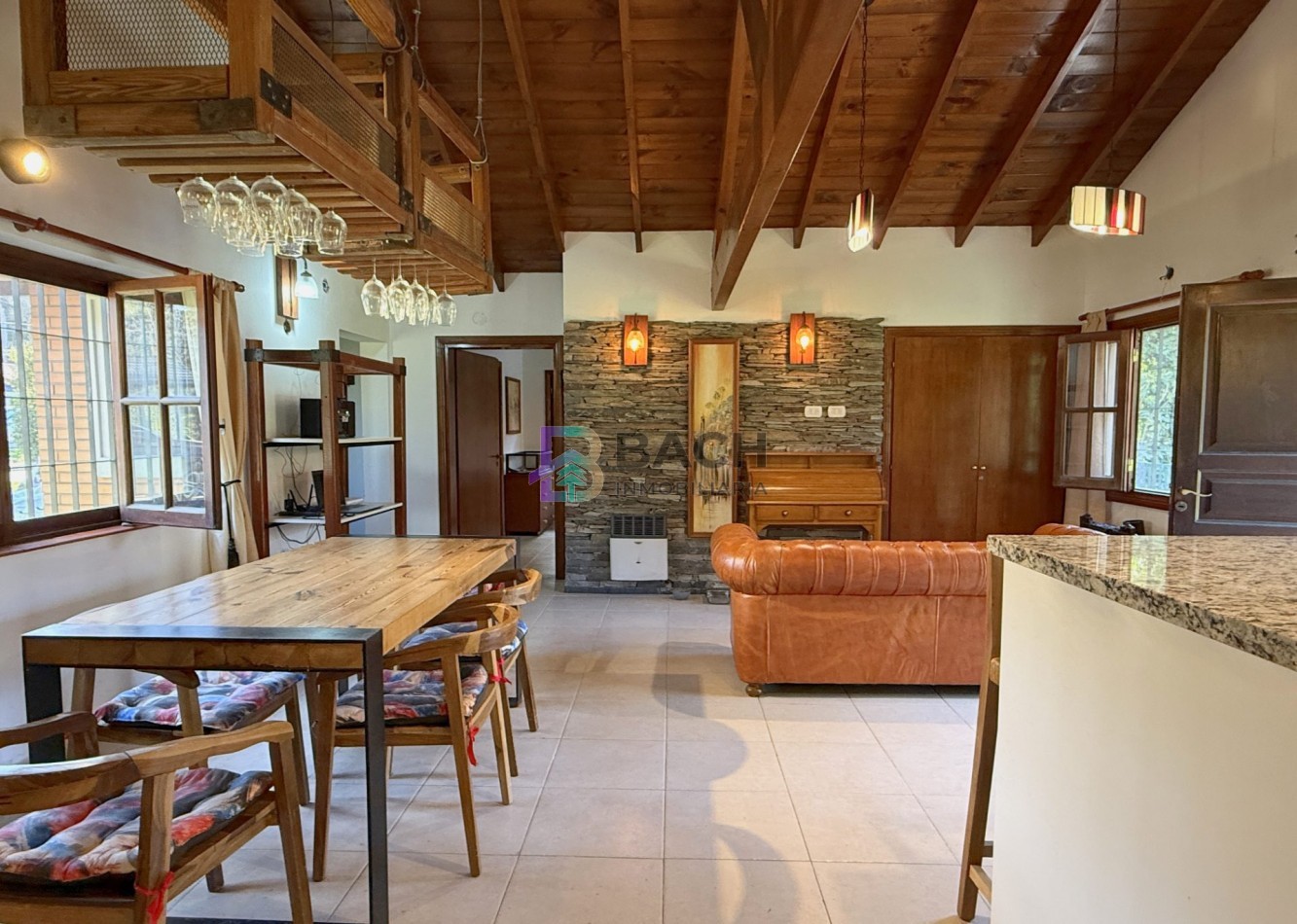 Casa en alquiler de verano en Pinamar, zona centro para 5 personas con Piscina 