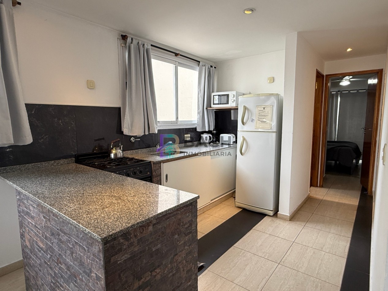 Departamento en alquiler de verano por semana cerca del mar, 2 ambientes con balcon para cuatro personas UF3