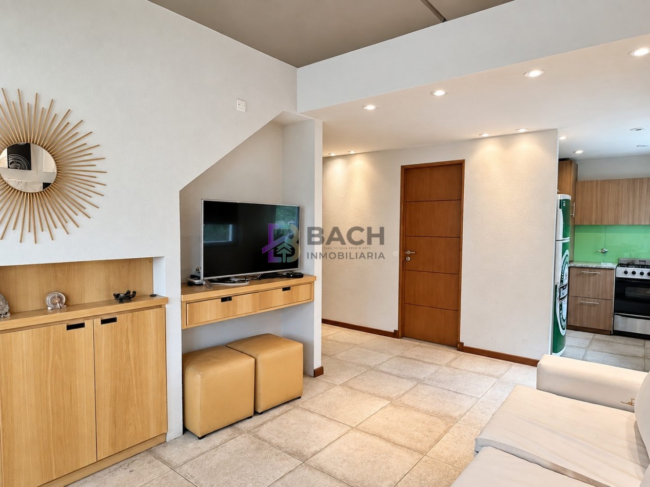 Alquiler de verano Triplex en Pinamar, 5 personas, con pileta, cochera, cerca del centro 