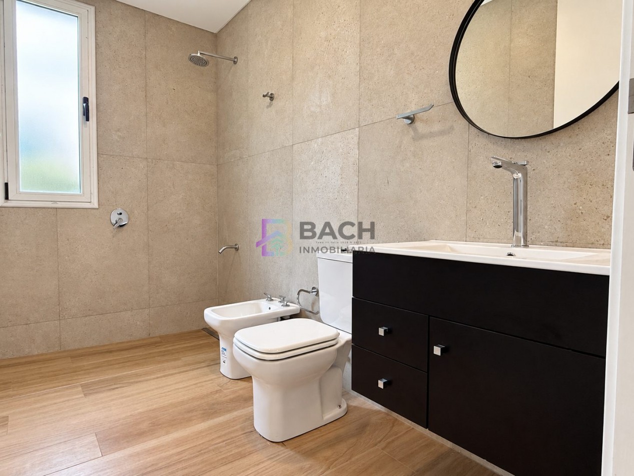 Departamento 3 ambientes a la venta en Pinamar, moderno con gas natural y cochera 