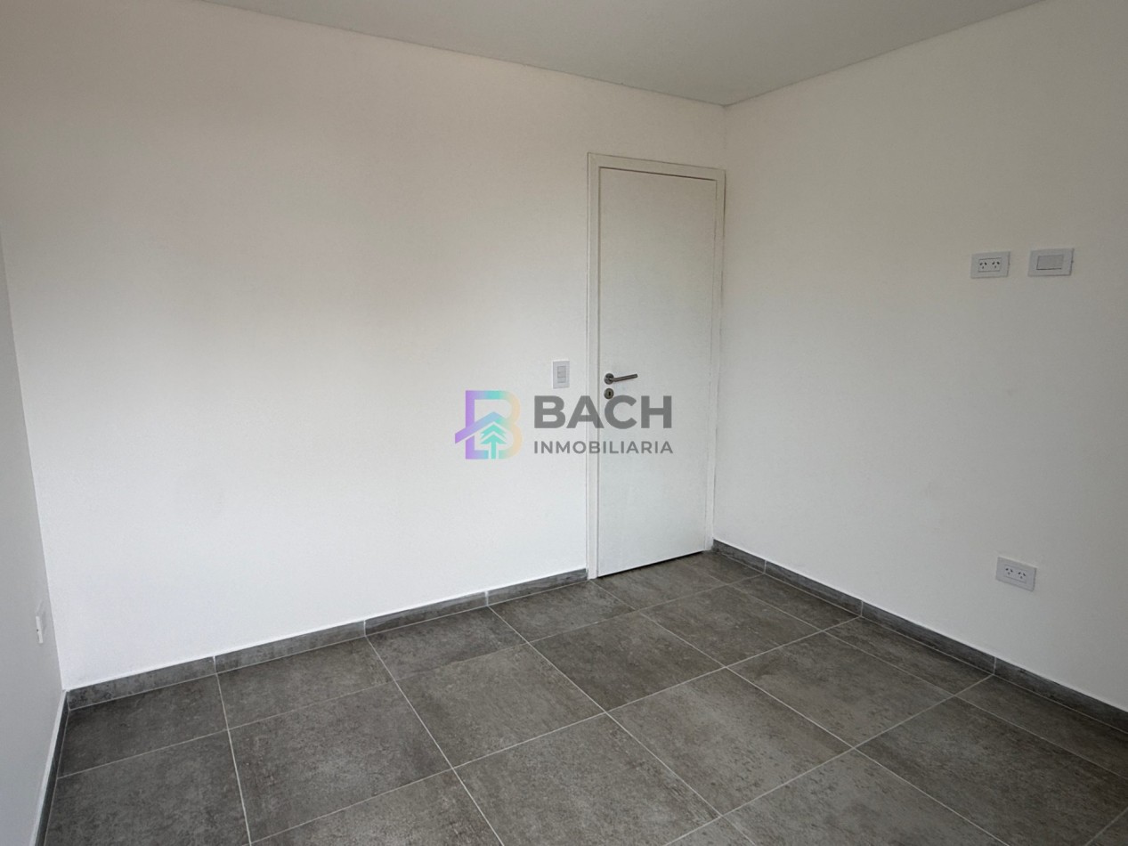 Venta departamento de 2 ambientes en Pinamar, con terraza, gas natural, losa radiante y cochera