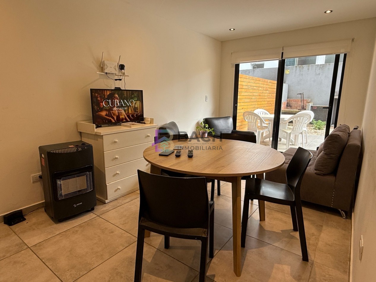 Departamento en Alquiler de verano en Pinamar para 5 personas, con patio con parrilla y cochera cubierta 