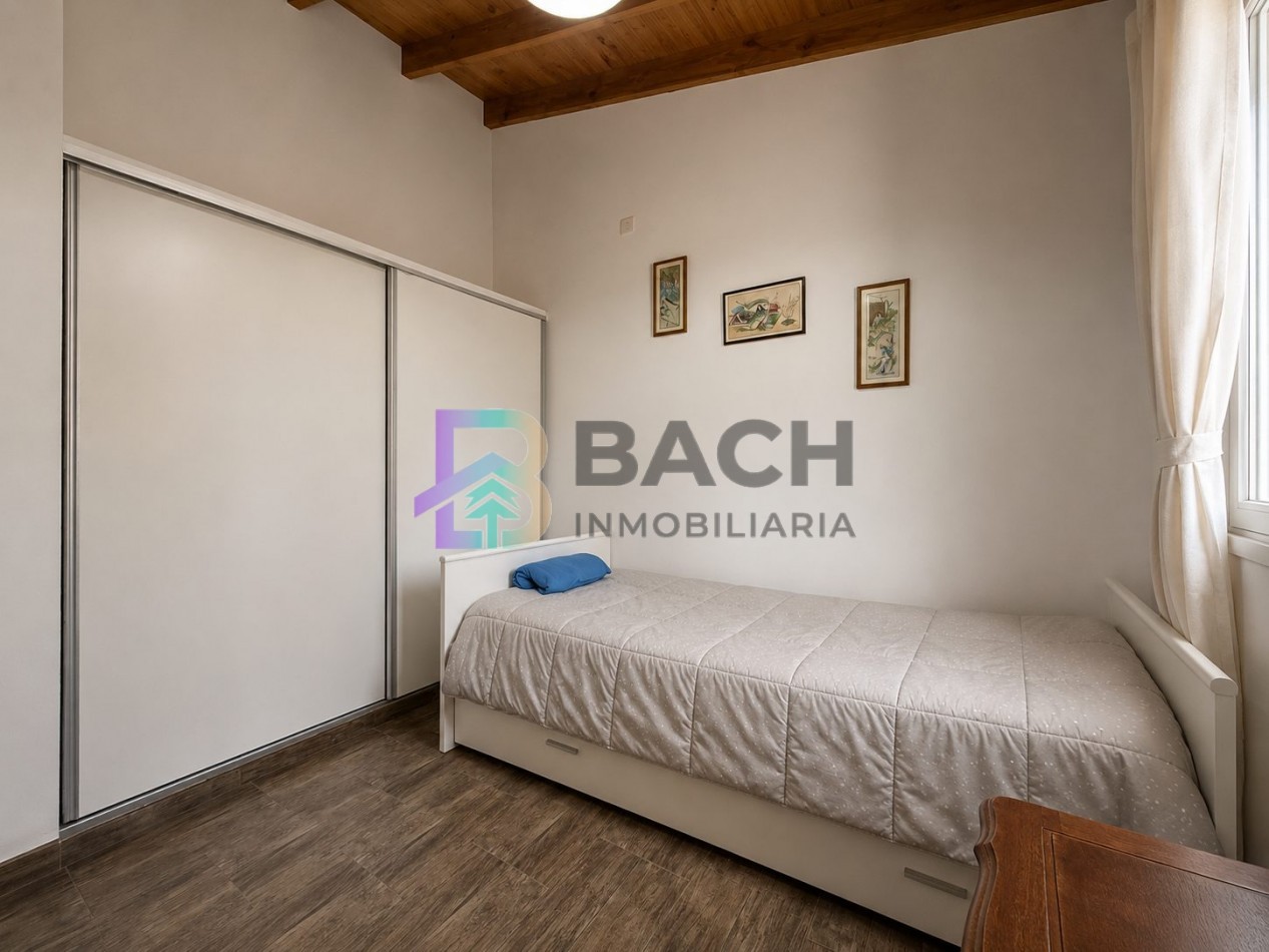 Casa en Venta Pinamar, con un departamento tipo loft, moderna, gas natural, renta