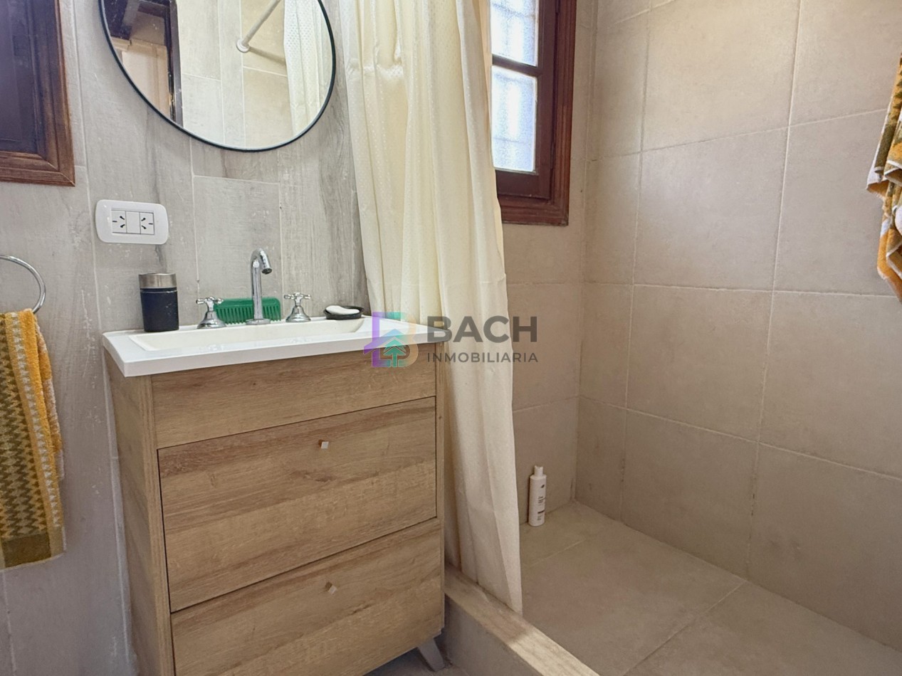 Casa en alquiler de verano en Pinamar, zona centro para 5 personas con Piscina 