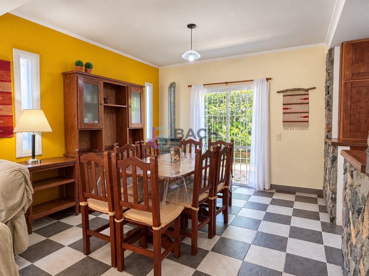 Duplex de 3 dormitorios a la venta en pinamar, con gas natural y patio privado 