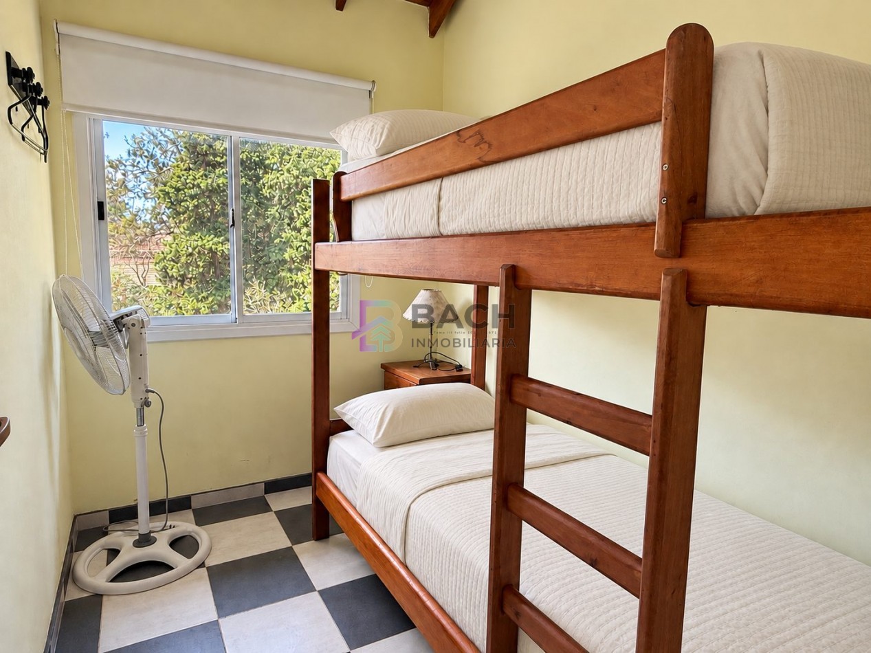 Duplex de 3 dormitorios a la venta en pinamar, con gas natural y patio privado 