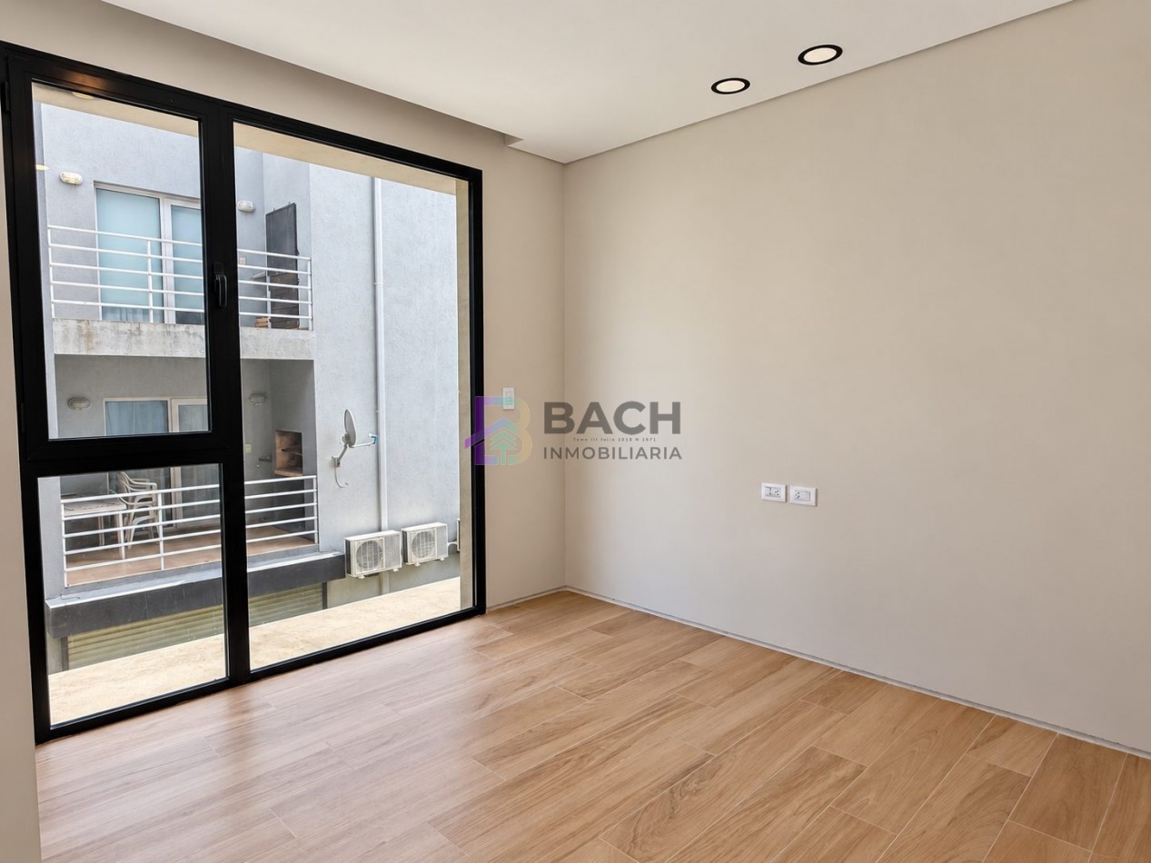 Departamento 3 ambientes a la venta en Pinamar, moderno con gas natural y cochera 